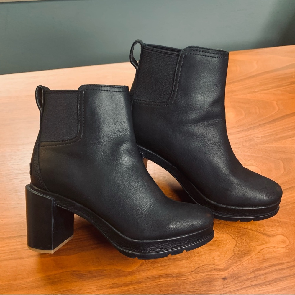 Sorel Blake Waterproof Black Chelsea Heeled Boots Booties EUC